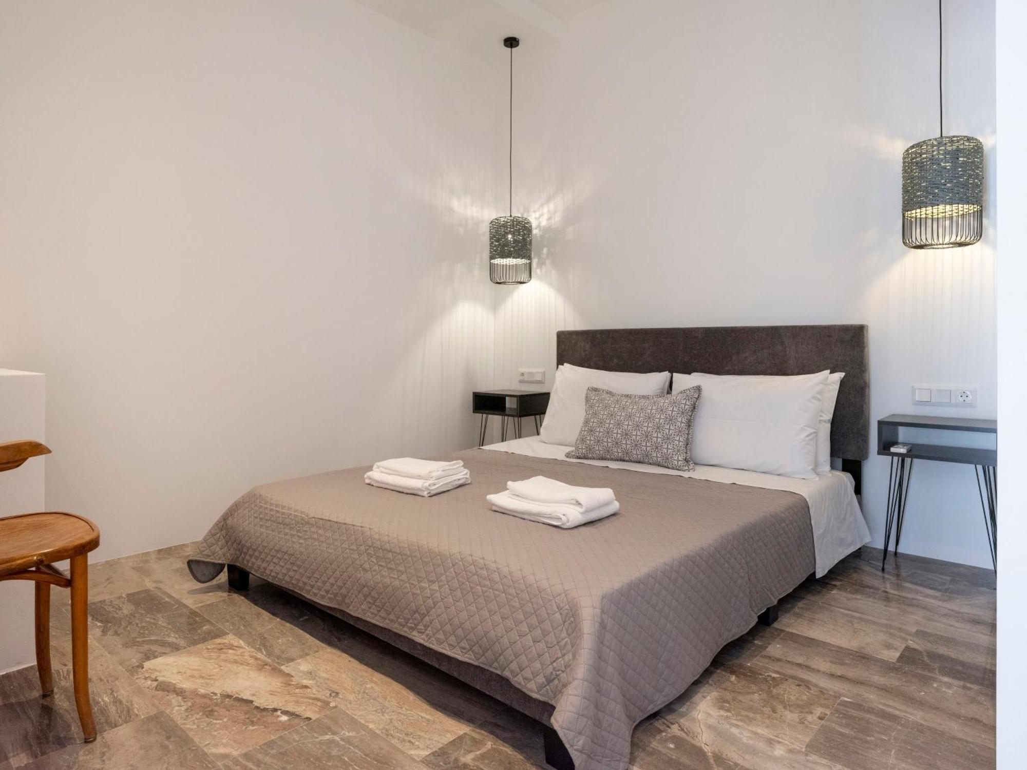 Ela Naousa (Paros)